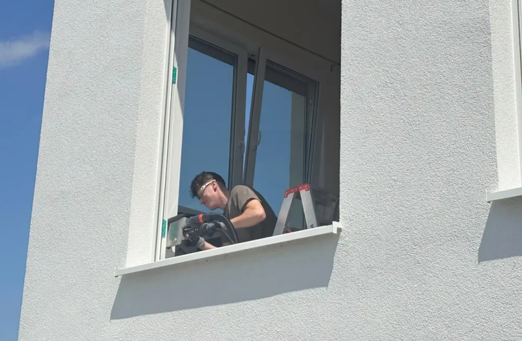 Fenster Reparatur beim Kunden zu Hause durch Fachmann